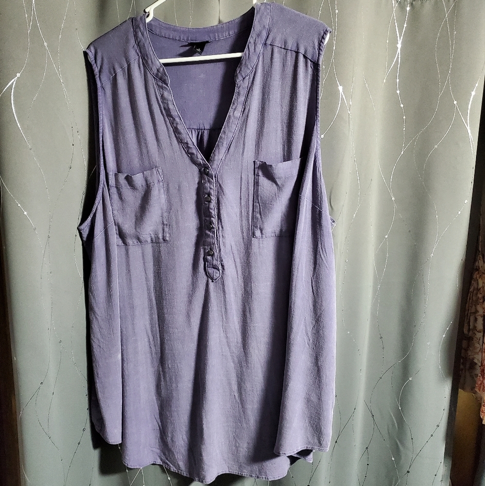 Torrid sleevless top